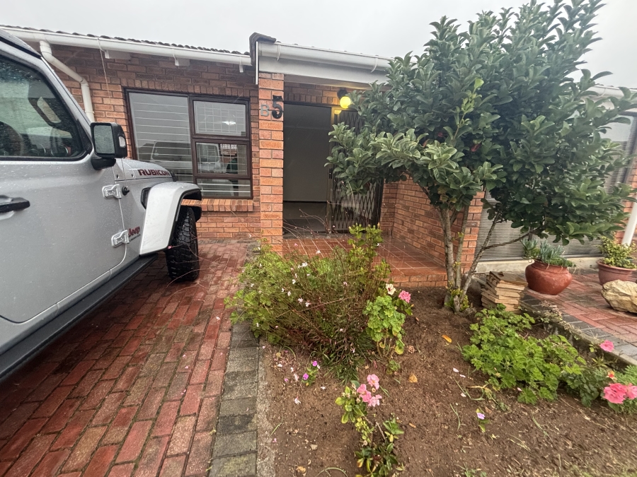 To Let 1 Bedroom Property for Rent in Fernglen Eastern Cape
